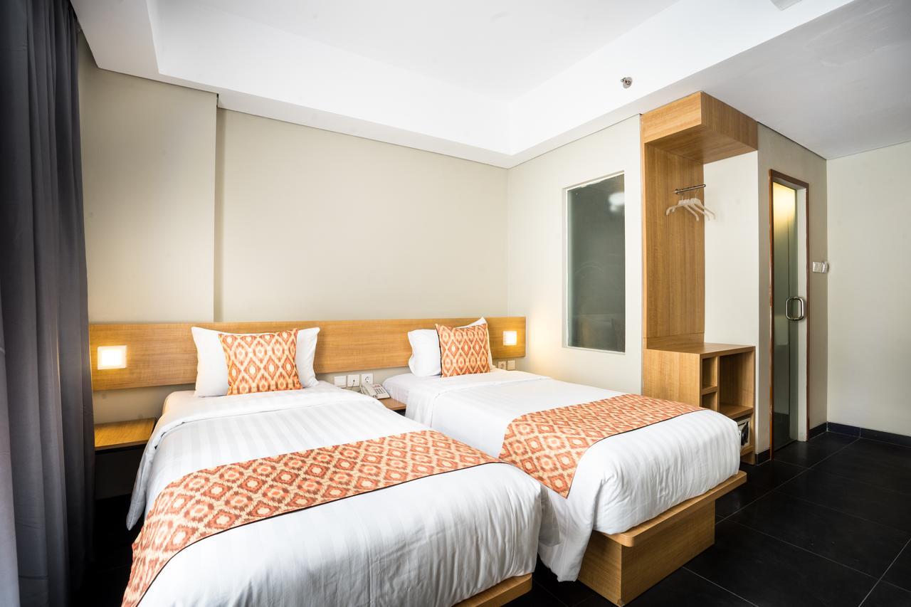 Maple Hotel Grogol Jacarta Exterior foto